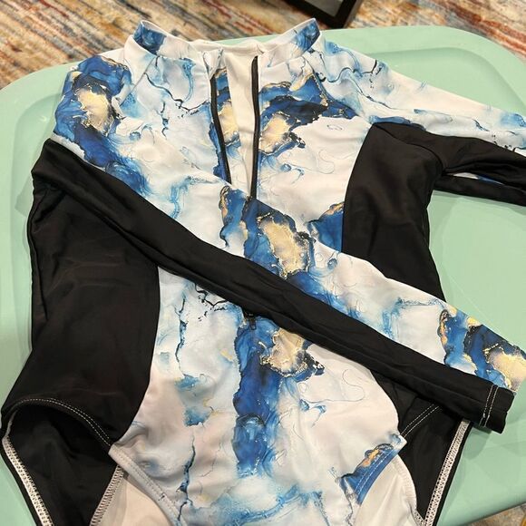 Girls long sleeve bathing suit with zipper closure front - Picture 2 of 6